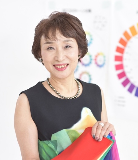 カラー＆イメージスタイリスト